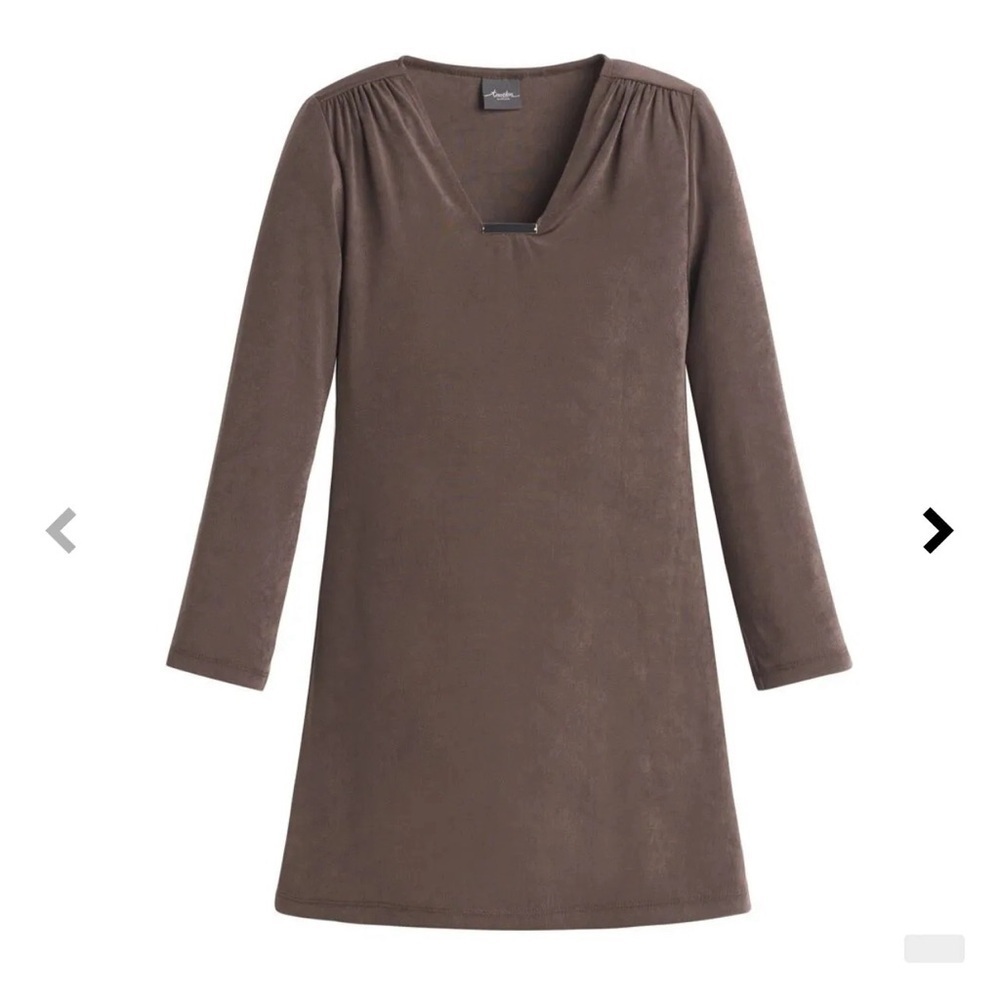 Chicos Travelers Hardware V Neck 3/4 Sleeve Top